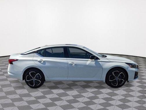 2025 Nissan Altima SR AWD