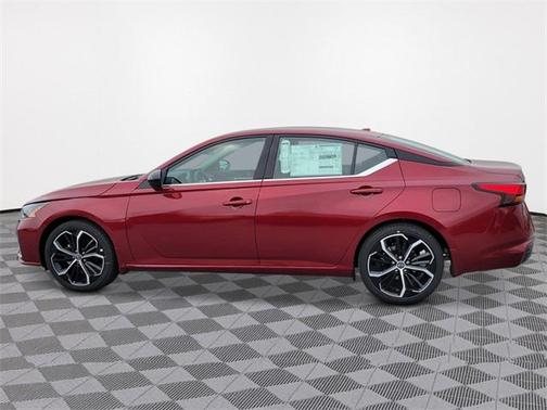 2025 Nissan Altima SR FWD