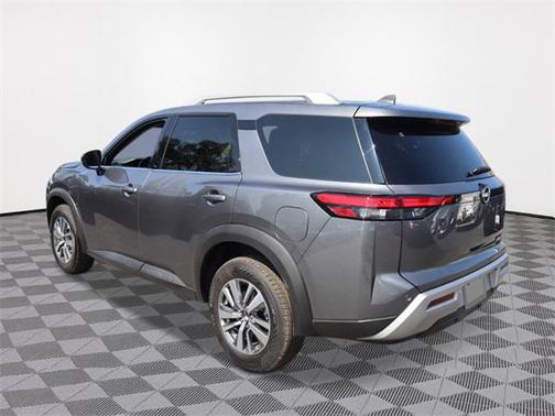 2025 Nissan Pathfinder SL 4WD