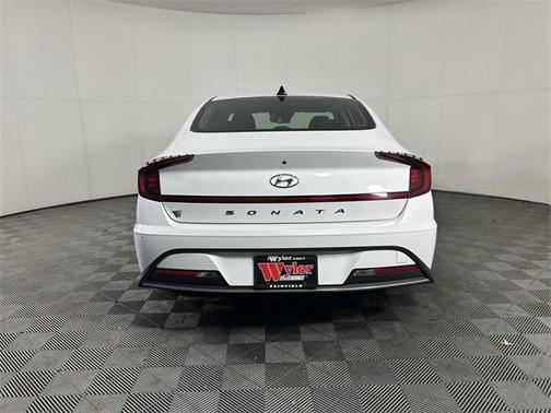 2023 Hyundai SONATA SE