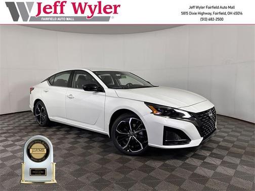 2025 Nissan Altima SR FWD