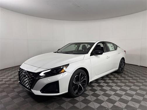 2025 Nissan Altima SR FWD