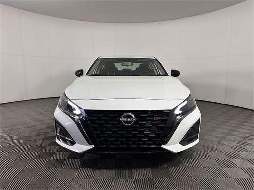 2025 Nissan Altima SR FWD