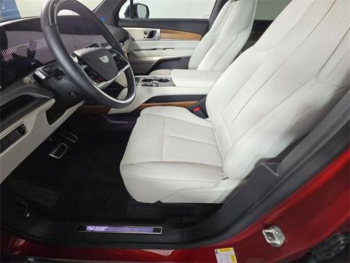 2026 Cadillac VISTIQ Sport