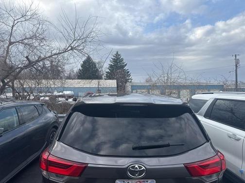 2019 Toyota Highlander LE I4