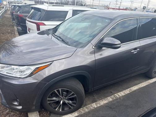 2019 Toyota Highlander LE I4
