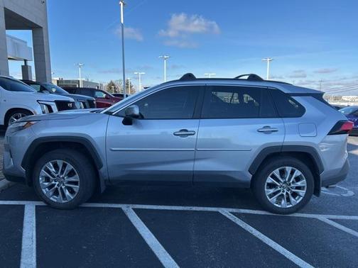 2025 Toyota RAV4 XLE Premium