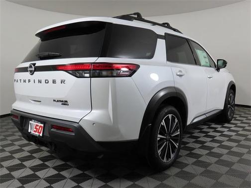 2026 Nissan Pathfinder Platinum