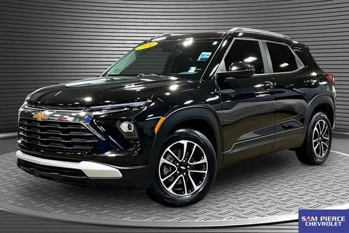Mosaic Black Metallic 2024 Chevrolet Trailblazer LT