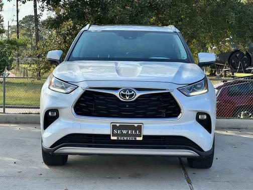 2023 Toyota Highlander Platinum