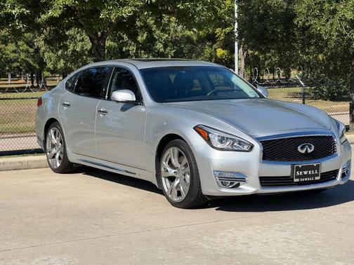 2017 INFINITI Q70L 3.7