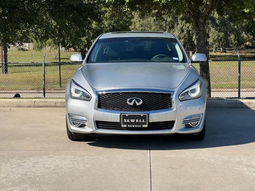 2017 INFINITI Q70L 3.7