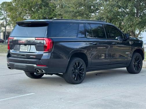 2025 GMC Yukon XL AT4