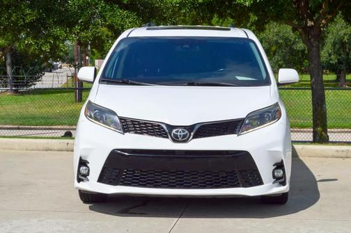 2019 Toyota Sienna SE Premium