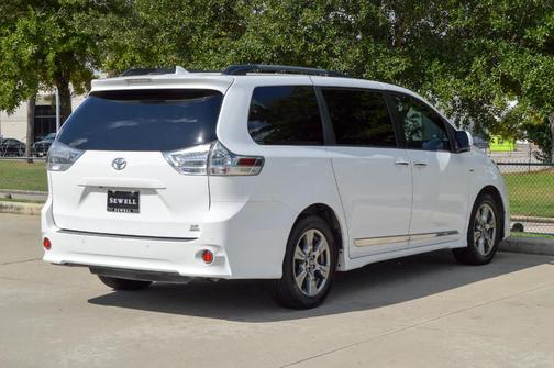 2019 Toyota Sienna SE Premium