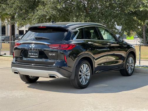 2024 INFINITI QX50 Luxe