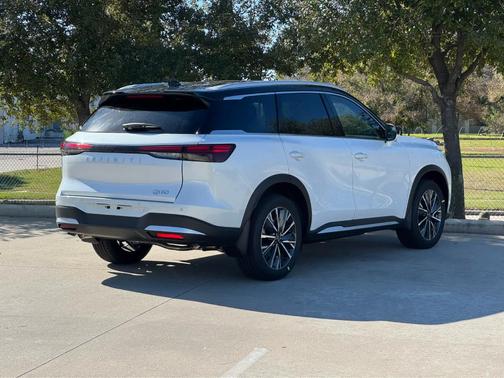 Radiant White 2026 INFINITI QX60 Luxe