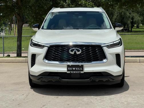 Majestic White 2025 INFINITI QX60 Luxe