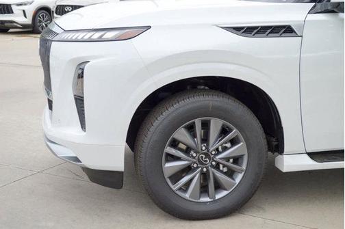 2025 INFINITI QX80 PURE
