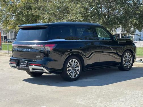 2025 INFINITI QX80 Luxe