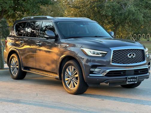 2022 INFINITI QX80 Luxe