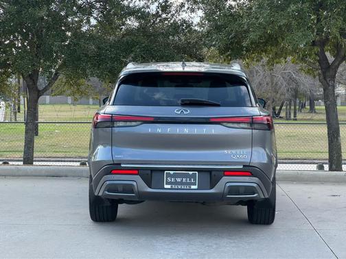 2022 INFINITI QX60 Luxe