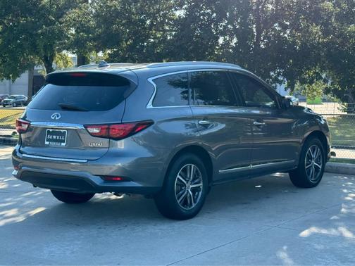2017 INFINITI QX60 Base