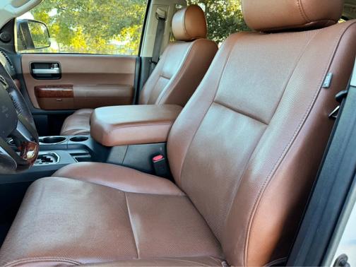 2020 Toyota Sequoia Platinum