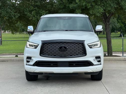 Moonstone White 2023 INFINITI QX80 SENSORY