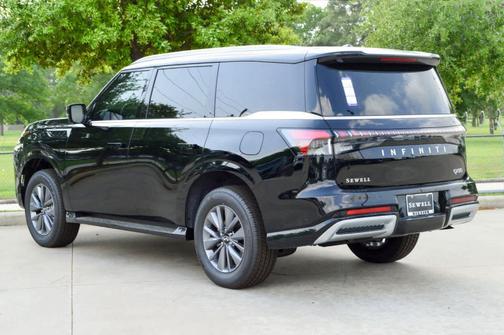 2025 INFINITI QX80 PURE