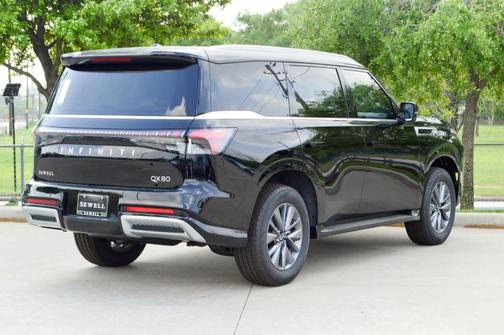 2025 INFINITI QX80 PURE