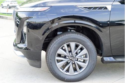 2025 INFINITI QX80 PURE