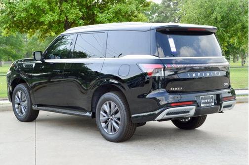 2025 INFINITI QX80 PURE