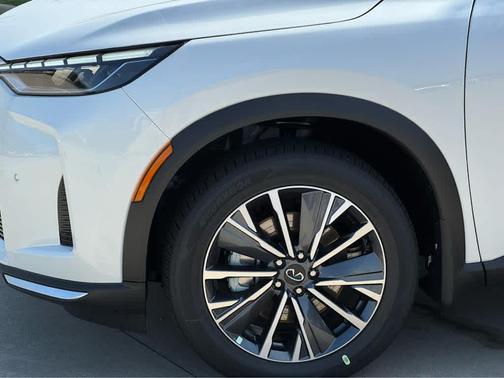 Radiant White 2027 INFINITI QX60 Luxe