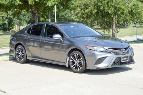 2018 Toyota Camry SE