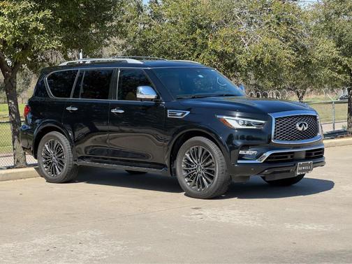 2023 INFINITI QX80 SENSORY