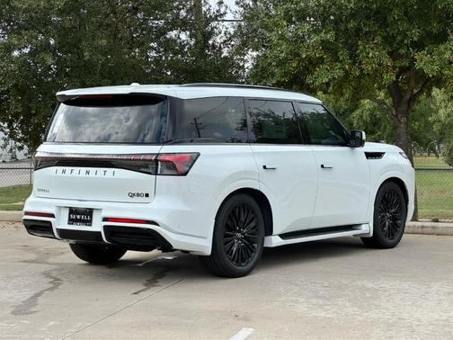 2026 INFINITI QX80 Luxe