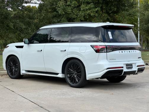 2026 INFINITI QX80 Luxe