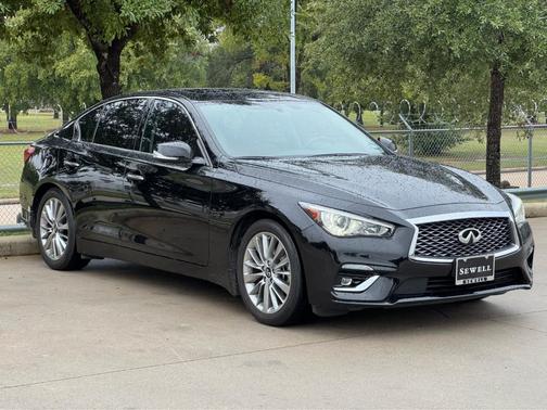 2023 INFINITI Q50 LUXE