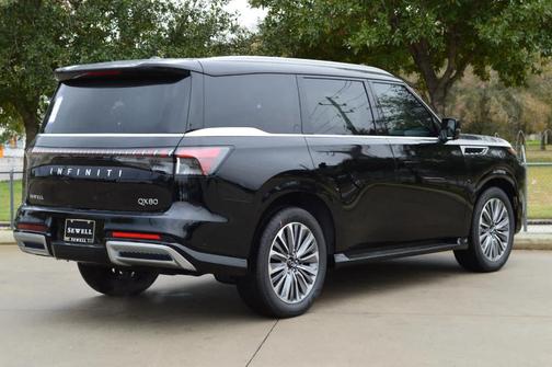 2025 INFINITI QX80 Luxe