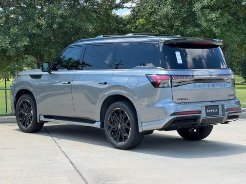 Dynamic Metal 2026 INFINITI QX80 SPORT