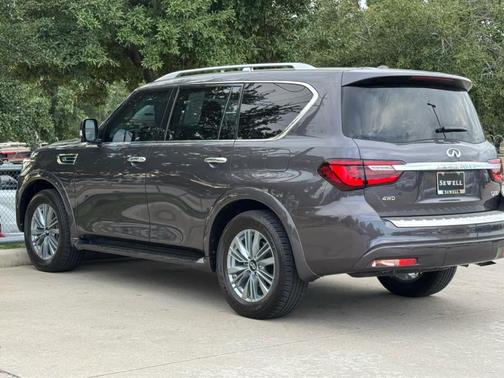 2024 INFINITI QX80 Luxe