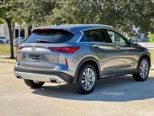 2024 INFINITI QX50 Luxe