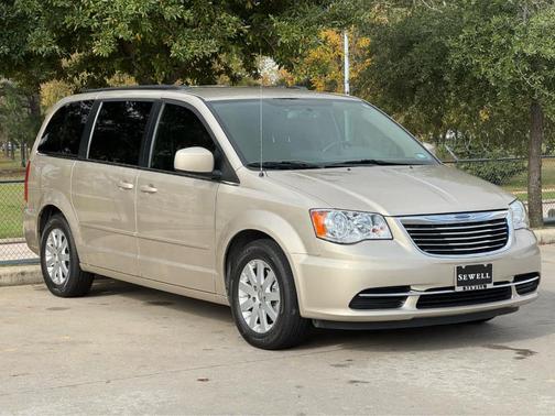 2015 Chrysler Town & Country LX