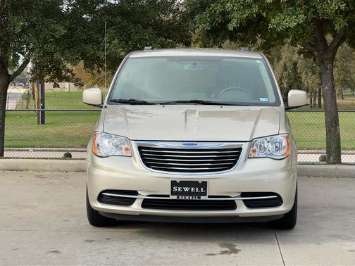 2015 Chrysler Town & Country LX