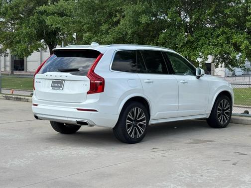 2020 Volvo XC90 T5 Momentum 7 Passenger