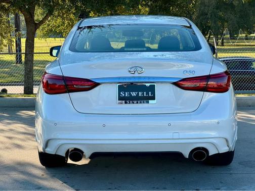 2024 INFINITI Q50 LUXE