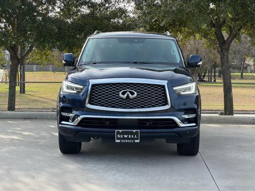 2022 INFINITI QX80 Luxe