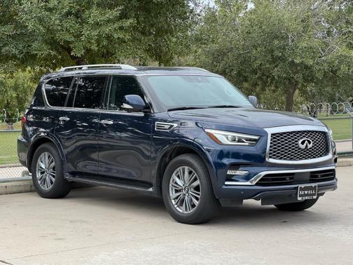 2022 INFINITI QX80 Luxe