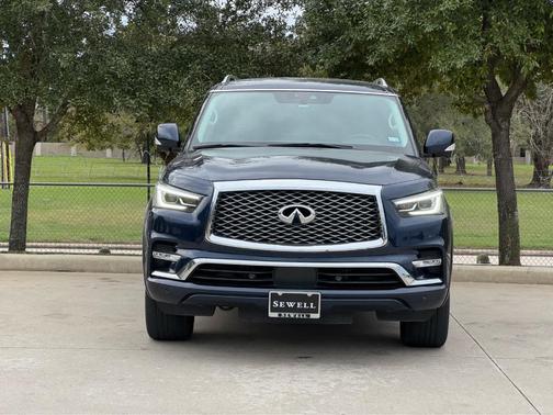 2022 INFINITI QX80 Luxe